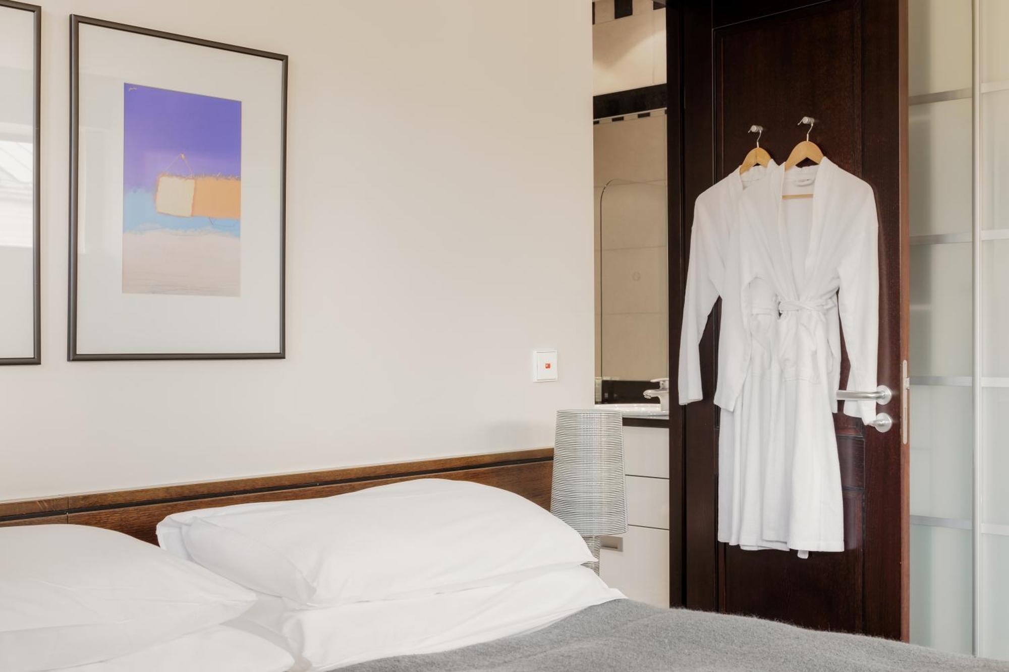 Hotel Bergs Suites Рига Экстерьер фото